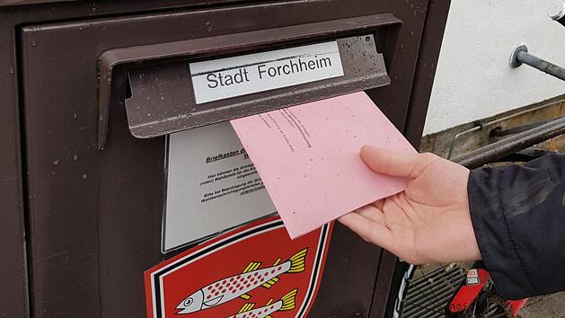 Die Briefwahl    am 29. M&auml;rz  in Forchheim  scheint wegen der Coronakrise kaum bew&auml;ltigbar.Ekkehard Roepert