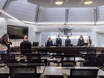 Zw&ouml;lf Jahre Haft im Prozess um verweste Kofferleiche