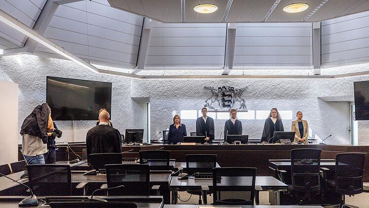 Zw&ouml;lf Jahre Haft im Prozess um verweste Kofferleiche