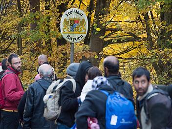 Es soll Migranten nach ihrer R&uuml;ckkehr aus Deutschland helfen, wieder Fu&szlig; zu fassen, etwa durch Beratung bei der Existenzgr&uuml;ndung oder Programmen zur beruflichen Bildung und Besch&auml;ftigung. Symbolbild: Sebastian Kahnert/dpa