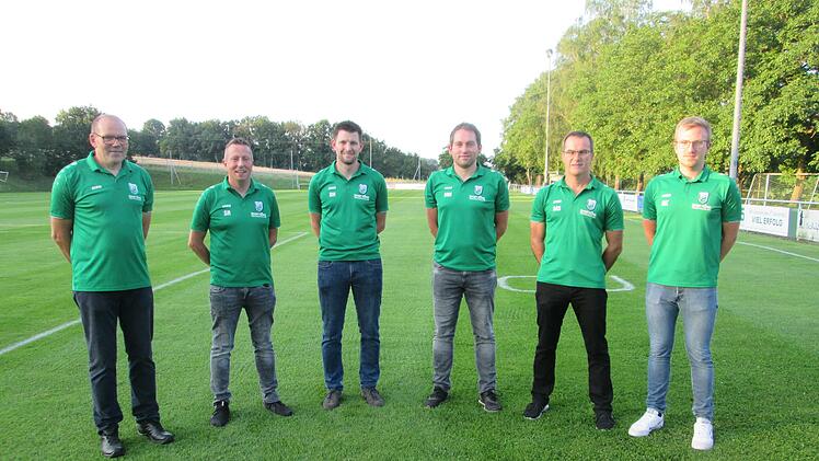 Der Vorstand des FC Untererthal übernimmt für zwei weitere Jahre die Vereinsführung (von links) Thomas Tiedemann, Sven Röthlein, Benedikt Hüfner, Michael Hammer, Matthias Schneider und Bastian Koch.