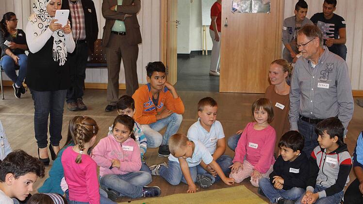 Die "Aktion Zusammenspiel" von Flüchtlingskindern mit einheimischen Kids fand in Ludwigsstadt Anklang.  Foto: Michael Wunder