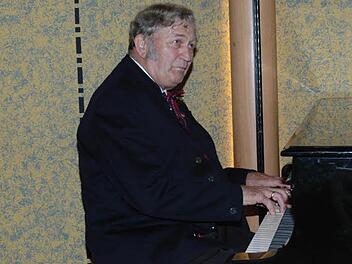 Der Fränkische Heimatabend erinnerte an seinen Mentor Ludwig Moritz (Bild). Er war ein Vollblutmusiker, der oft auch selbst als Akteur auftrat.  Foto: Peter Klopf/Archiv
