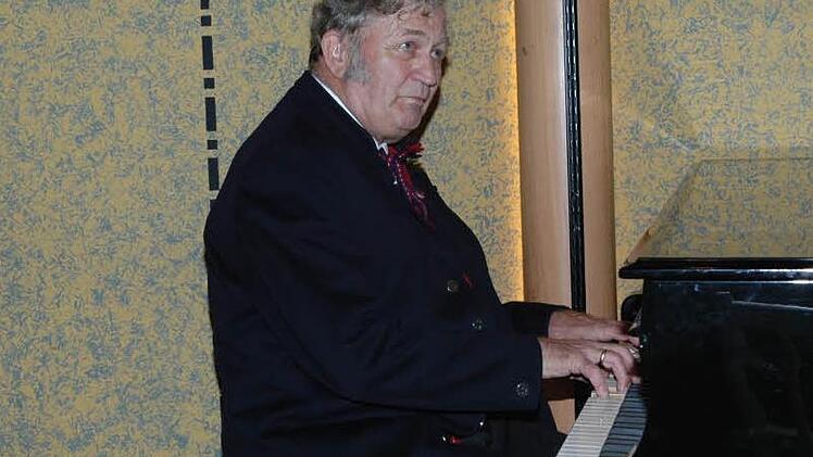Der Fränkische Heimatabend erinnerte an seinen Mentor Ludwig Moritz (Bild). Er war ein Vollblutmusiker, der oft auch selbst als Akteur auftrat.  Foto: Peter Klopf/Archiv