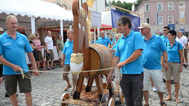 In diesem Fall völlig harmlos: Das Trojanische Bierpferd der...