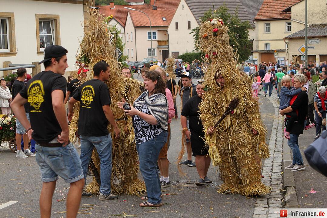 Strohbären in Kirchaich
