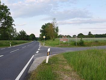 Beim Bau der Gemeindeverbindungsstraße B 303/Alte Schäferei müssen die Autofahrer mit einer 14-tägigen Vollsperrung der Straße rechnen. Ein Termin steht noch nicht fest. Foto: Gabi Arnold