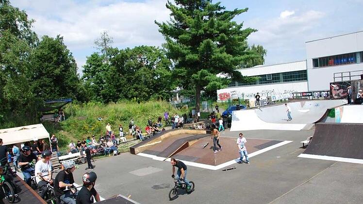 Früher wurden im Skatepark deutsche Meisterschaften ausgetragen. Doch in den vergangenen Jahren verfiel die Anlage.