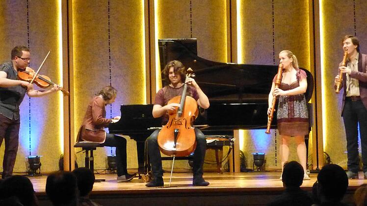 "Spark - die klassische Band" - das sind (v.l.) Stefan Glaus, Mischa Cheung, Victor Pluttaz, Andrea Ritter und Daniel Koschitzki. Foto: Ahnert