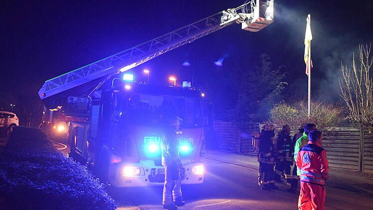 Zimmerbrand am Unterauracher Weg. Foto: Ronald Rinklef