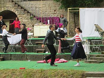 Rock'n'Roll, Witz und Charme gegen das Böse erwarten die Besucher der von Spectaculum inszenierten Schloss-Festspiele.         Winfried Ehling