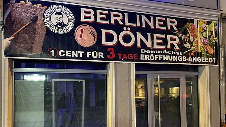 Mitten in der Würzburger Fußgängerzone feiert demnächst ein neuer "Berliner Döner"-Imbiss Eröffnung. An den ersten drei Tagen kostet ein Döner nur einen Cent.
