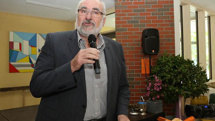 Bürgermeister Roland Kauper bei seinem GrußwortFoto: Barbara Herbst