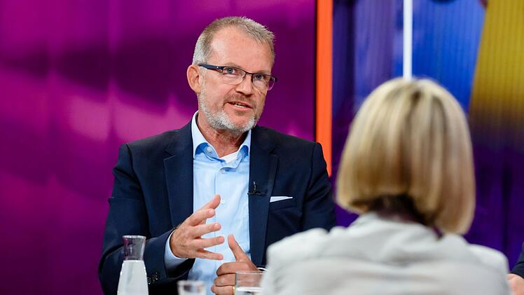 TK-Chef Jens Baas monierte: "Der Staat macht sich einen schlanken Fu&szlig;."