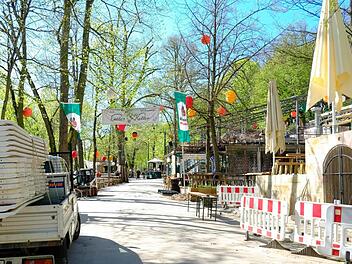 Der Countdown läuft, die Vorbereitungen auf die Bergkirchweih 2016 in Erlangen auch. Fotos: Nikolas Pelke