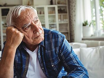 Arbeitgeber fordern, das Rentenalter weiter anzuheben und Sozialleistungen gleichzeitig zu senken.