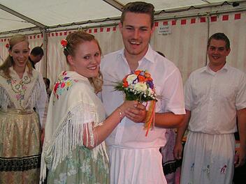 Die glücklichen Gewinner Marie und Tobias Amon.  Foto: Amon