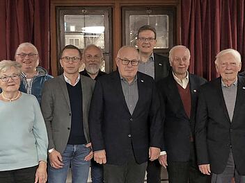Auf dem Foto von links Robin Kuhn, Thomas Leiner, Waltraud Schmitt, Gerald Röder, Michael Rüth, Christian Rüth,Erich Rüth, Steffen Hörtler, Alfred Wacker, Eberhard Gräf, Erich Laube, Dittmar Pfülb.
