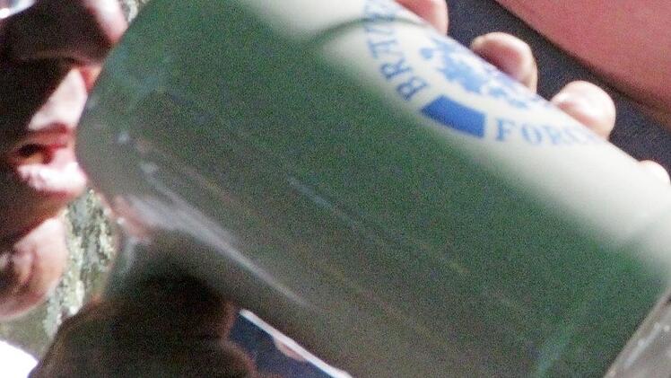 Während einer Schlägerei im Kellerwald vergangenen Jahres wurde ein junger Mann mit einem Bierkrug am Kopf verletzt.  Foto: Josef Hofbauer