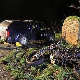 17-Jährige fährt in Pick up und wird verletzt