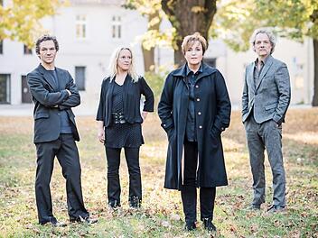 Der Club der toten Dichter bringt Fontane mit.  Foto: Oliver Betke