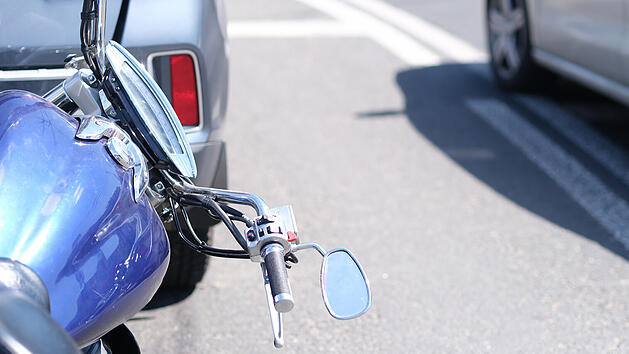 Gr&auml;fendorf: Motorradfahrer wird bei Unfall schwer verletzt