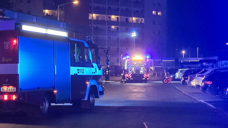 Verletzte bei Wohnungsbrand in Nürnberger Hochhaus