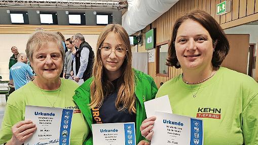 Sie wurden mit Urkunden und einem Geldpreis geehrt: Andrea Horn, Jana Windfelder, Nicole Schiller (von links).