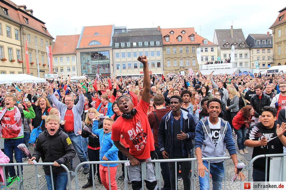 Bilder vom Public Viewing am Bamberger Maxplatz Teil 2