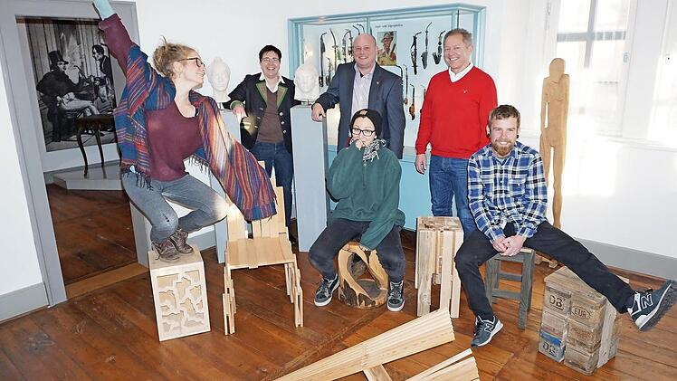Zur Weihnachtszeit veranstaltet die Kreuzbergallianz mit der Bischofsheimer Berufsfachschule für Holzbildhauer eine Sonderausstellung "Skulptur aus der Rhön" im Tabakpfeifenmuseum Oberelsbach.  Foto: Marion Eckert