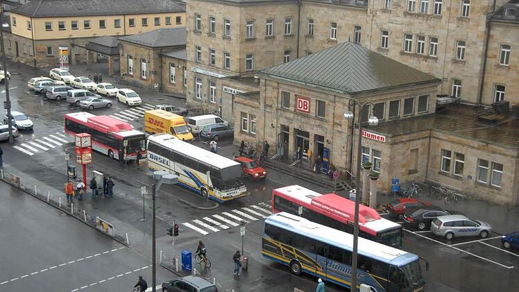 Am Bahnhof in Bamberg geht derzeit nichts mehr. Grund ist ein Notarzteinsatz, teilte DB Regio mit. Symbolfoto: Ronald Rinklef