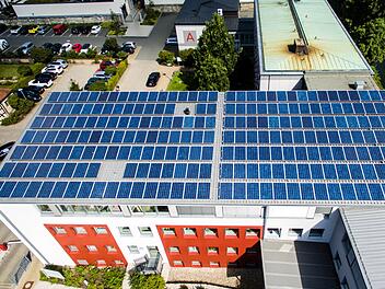 Photovoltaik auf dem Hauptgebäude des Landratsamtes Forchheim. Foto: Landratsamt Forchheim