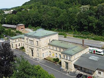 Die Stadt Bad Kissingen hat eine Veränderungssperre für den Bahnhof verhängt. Möglichen Käufern werden dort damit die Hände gebunden.