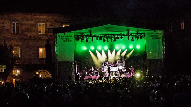 Seiler & Speer begeisterten das Publikum im Schlosshof von Tambach. Foto: Jochen Berger