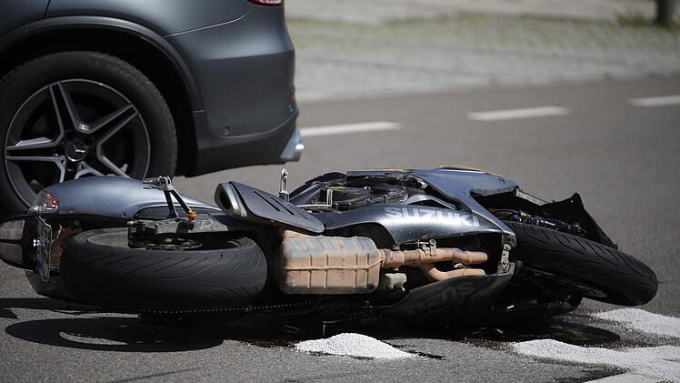 Missgl&uuml;cktes &Uuml;berholman&ouml;ver in Kronach - Biker au&szlig;er Lebensgefahr