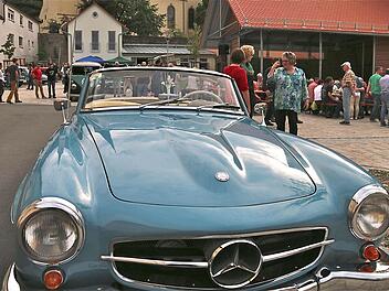 Dass Sulzthal ein attraktiver Ort ist, das beweisen Veranstaltungen wie hier das Sommernachtsfest und Oldtimertreffen. Foto: Gerd Schaar