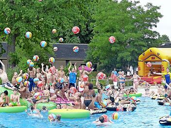 In den vergangenen Jahren ging es bei der Pool-Party immer hoch her. Foto: Stadtwerke Bamberg