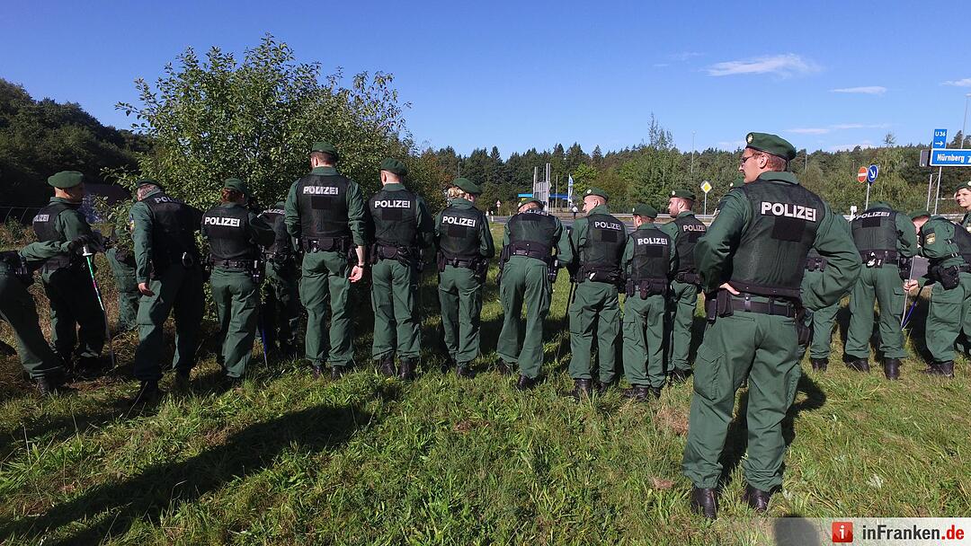 Heckenschütze feuert auf fahrende Autos bei Schnaittach
