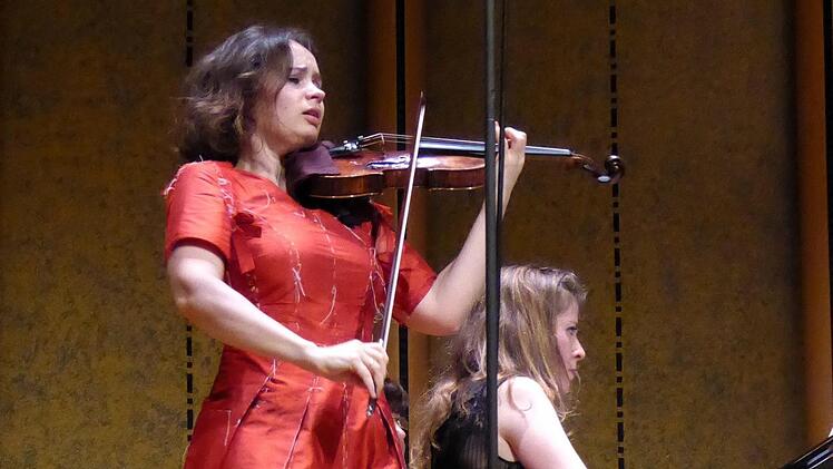Patricia Kopatchinskaja und Polina Leschenko. Foto: Gerhild Ahnert
