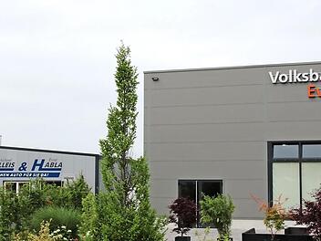 In unmittelbarer Nähe zur Volksbank-Event-Halle hätte eine zweite Mehrzweckhalle entstehen können. Doch der Bauausschuss lehnte das ab. Foto: Ekkeahrd Roepert