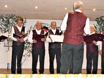 Die Aktiven der Sängerrunde "Eintracht" Reichenbach beim Liedvortrag Foto: Wolfgang Leicht