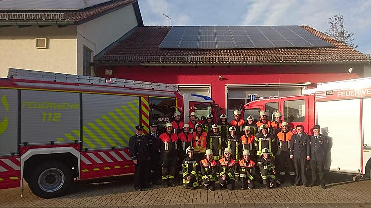 Frfolgreich absolvierten 15 Floriansj&uuml;nger aus Zeitlofs, Wei&szlig;enbach und Rupboden das Leistungsabzeichen "die Gruppe im Hilfeleistungseinsatz". Foto:  Matthias Hauke