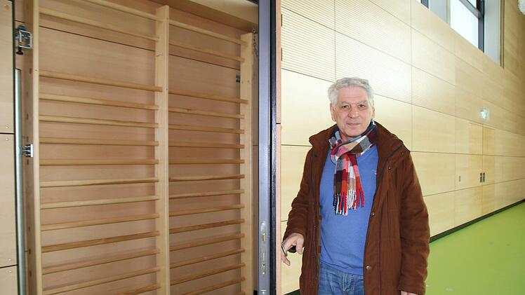 Die Kletterwände der neuen Turnhalle sind hinter Türen verstaut. Foto: Ralf Ruppert
