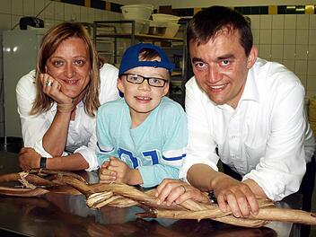 Die Familie ist sein Rückhalt: Jens Korn mit Ehefrau Ulla und Sohn Johannes. Foto: Susanne Deuerling
