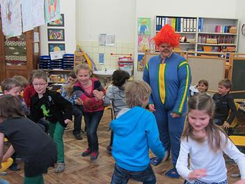 Das Sams in einer ersten Klasse der Domschule.  Foto: Chapeau Claque