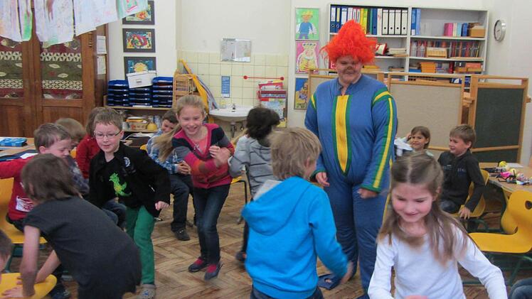 Das Sams in einer ersten Klasse der Domschule.  Foto: Chapeau Claque