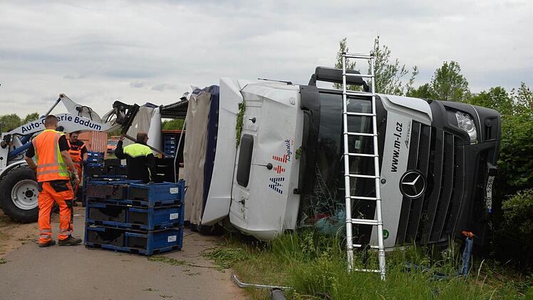 15 Tonnen Kunststoffkisten hatte der polnische Lkw geladen.  Foto: Ronald Rinklef