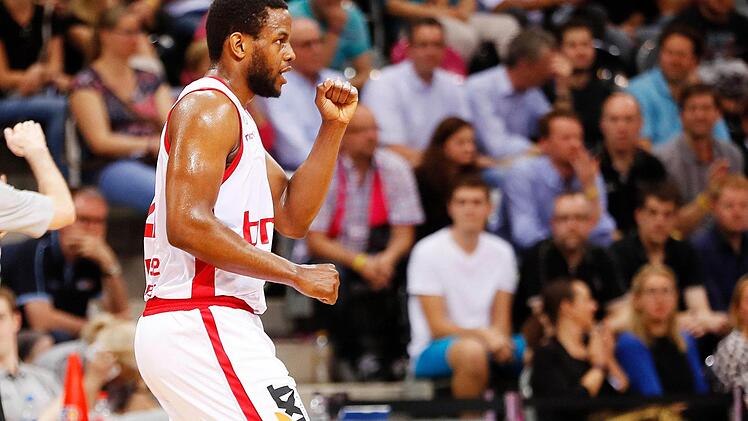 Brose Bamberg beendet mit dem 76:67-Sieg in Bonn die Viertelfinalserie und trifft nun im Halbfinale auf den bayerischen Rivalen FC Bayern München. Foto: Daniel Löb