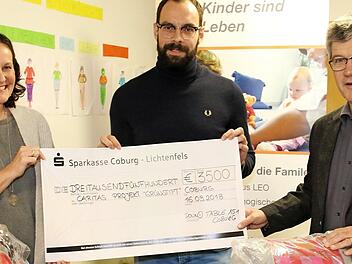 Spendenübergabe für "Grünstift" (von links): Kerstin Ponsel, Sebastian Sonnauer und Norbert Hartz Foto: Desombre