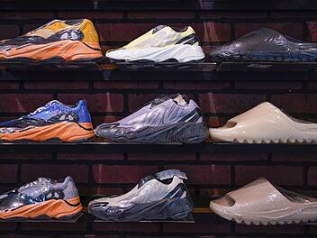 Adidasverkauft Restbest&auml;nde der "Yeezy"-Reihe